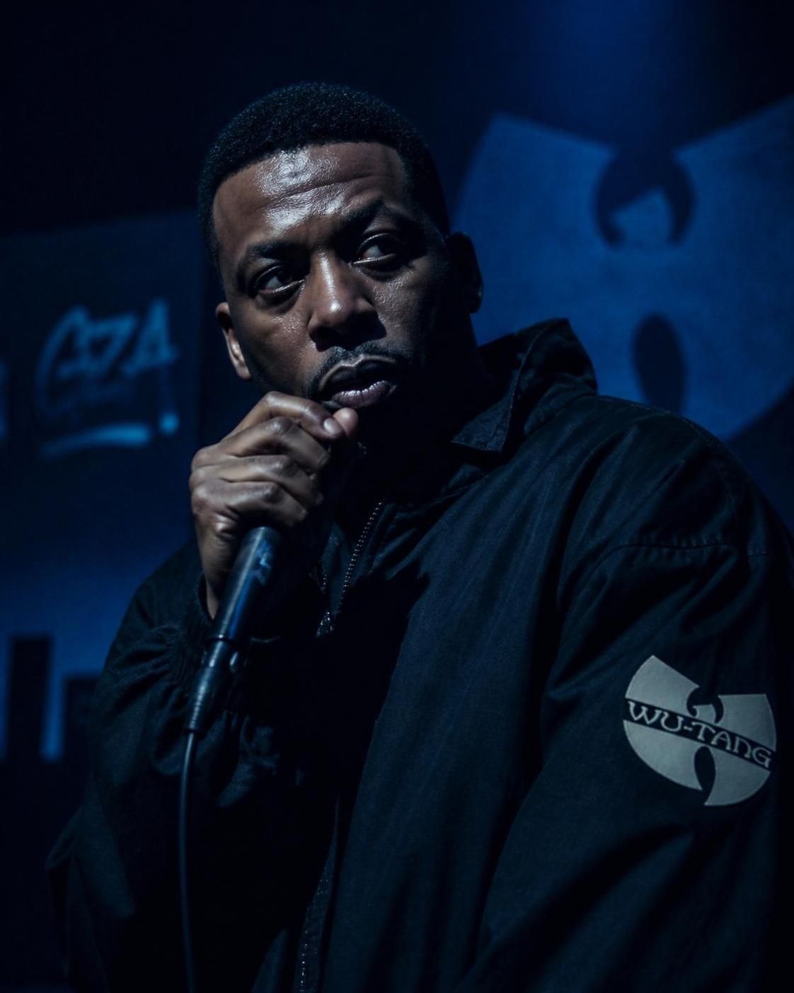 découvrez gza, le génie du wu-tang clan, et explorez sa discographie complète, ses classiques incontournables et son influence dans le rap.