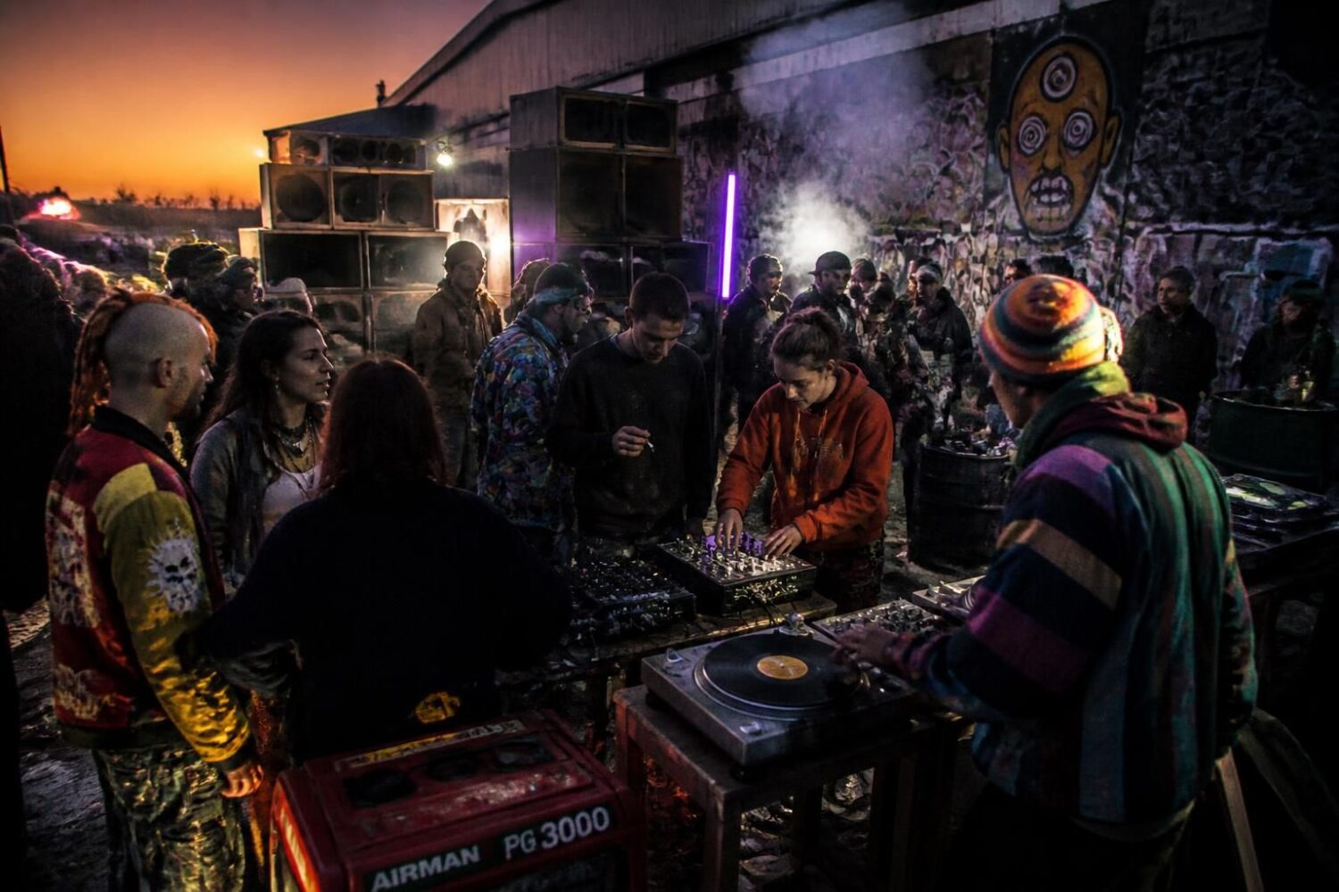 Spiral Tribe : naissance du collectif culte de la free party
